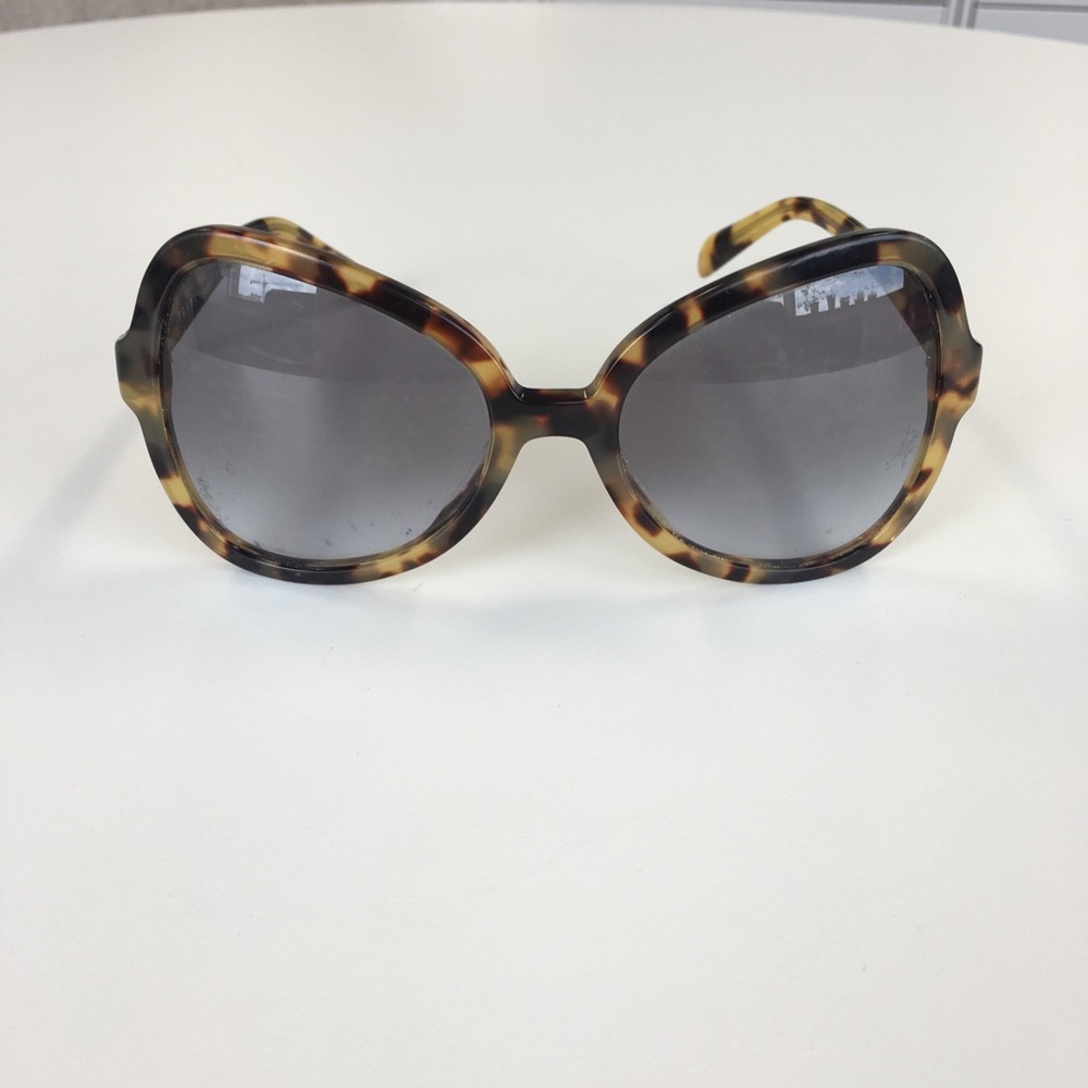 Prada Cat Eye Sunglasses 🕶